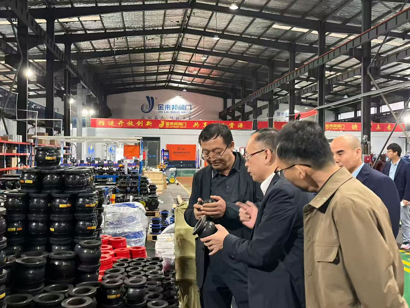 鑒企業(yè)實(shí)力謀發(fā)展新程——某水務(wù)公司領(lǐng)導(dǎo)蒞臨金來(lái)邦閥門西北工廠參觀考察與技術(shù)交流